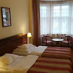 Hotel Villa Ξενοδοχείο 4*