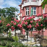 Hotel Villa Ξενοδοχείο 4*