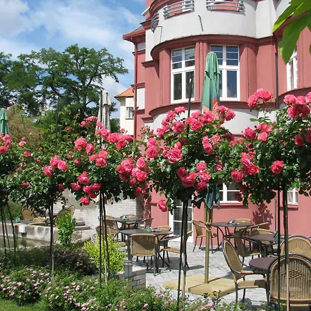 Hotel Villa Hotel 4*