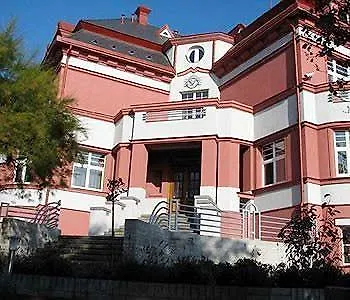 Hotel Villa מלון