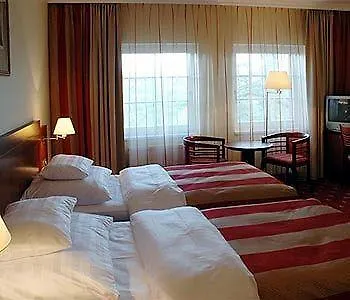Hotel Villa מלון 4*