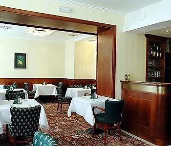 Hotel Villa מלון