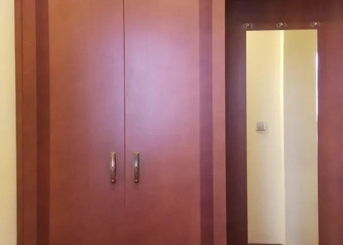 מלון Hotel Villa 4*