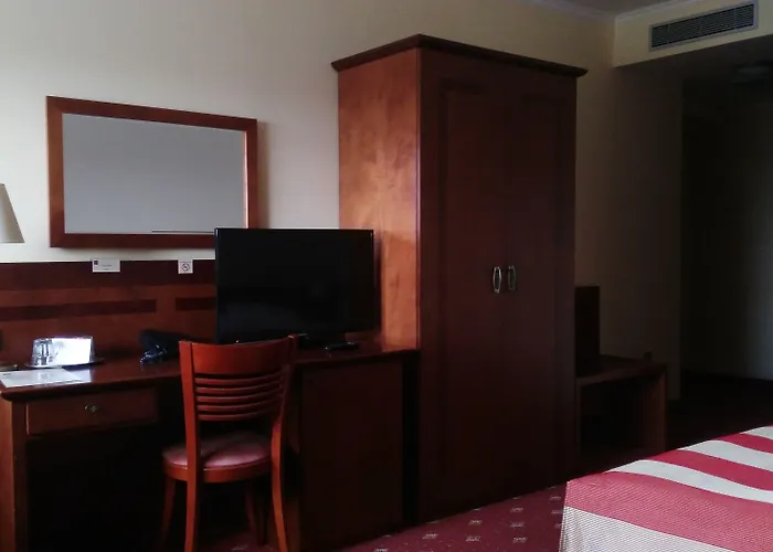 Hotel Villa מלון