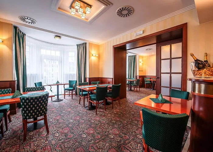 מלון Hotel Villa 4*